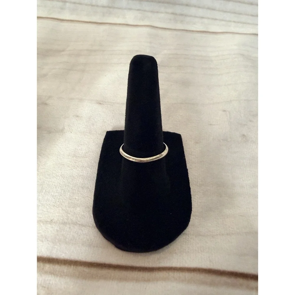 Vintage Sterling Silver Black Stone Ring Leaf Design‎ Size 6